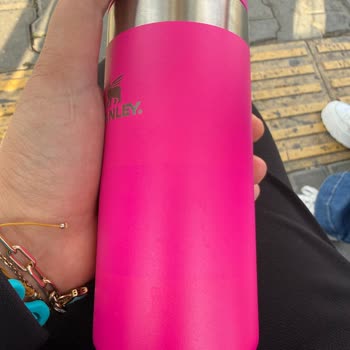 Stanley Termosu Kısa Sürede Renk Değiştirip Deforme Oldu