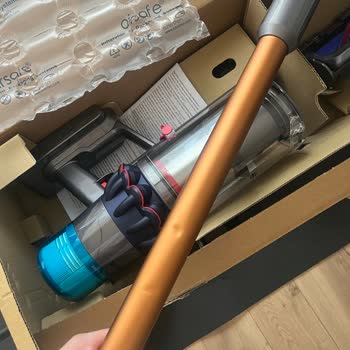 Dyson V15 Süpürge Defolu Ve Servis Sonrası Hasarlı Çözüm Bekleniyor