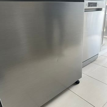 Sefaköy Taşpınar Şubesinde Teşhir Ve Hasarlı Beyaz Eşyalar, Cevapsız Mağaza Müdürü