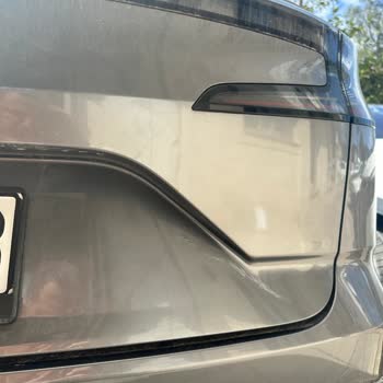 Renault Austral Bagaj Kapağındaki Boya Ve Göçük Sorunu İçin Garanti Kapsamında Onarım Talebi