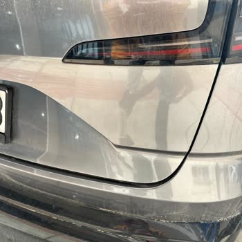 Renault Austral Bagaj Kapağındaki Boya Ve Göçük Sorunu İçin Garanti Kapsamında Onarım Talebi