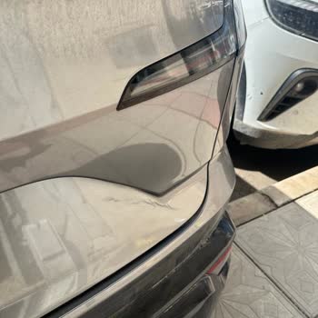 Renault Austral Bagaj Kapağındaki Boya Ve Göçük Sorunu İçin Garanti Kapsamında Onarım Talebi