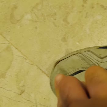 US Polo Botlarda Yan Açılma Sorunu Mağaza Çözüm Sunmuyor