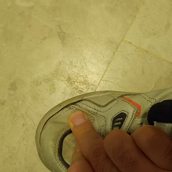 US Polo Botlarda Yan Açılma Sorunu Mağaza Çözüm Sunmuyor