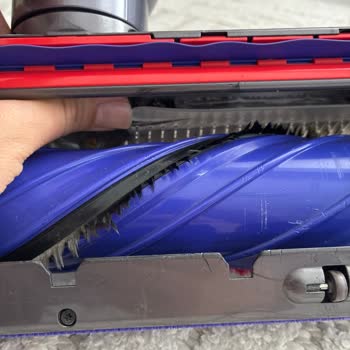 Garanti Kapsamındaki Kırılan Dyson V11 Fırça Parçası İçin Ücretsiz Değişim Talebi