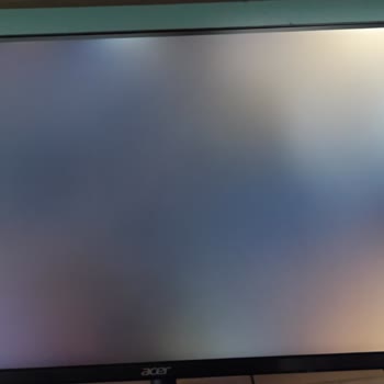 Acer Monitörümde Backlight Bleed Ve IPS Glow Sorunu, Servis Sürecinde Çözüm Bulunamadı