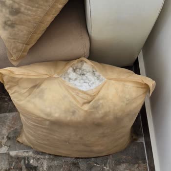 İstikbal Mağazasından Teslim Edilen Koltuk Takımının Kullanılmış Ve Kusurlu Olması