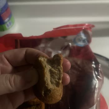 Keskinoğlu Piliç Kasap Köfte’nin Lezzetsiz Ve Kağıt Gibi Dokusuna Şikayet