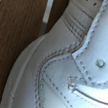 Adidas Ayakkabıda Dikiş Patlaması Ve Deri Yırtılması