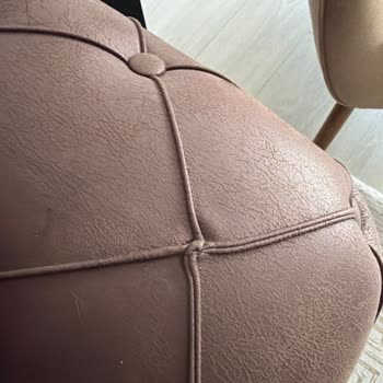 Saloni Koltuk Takımının Düğmeleri Koptu, Onarım 2 Aylık Beklemede