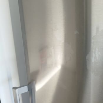 Ücretli Bakım Sonrası Buzdolabımın Ön Panelinde Matlaşma Ve Renk Atması