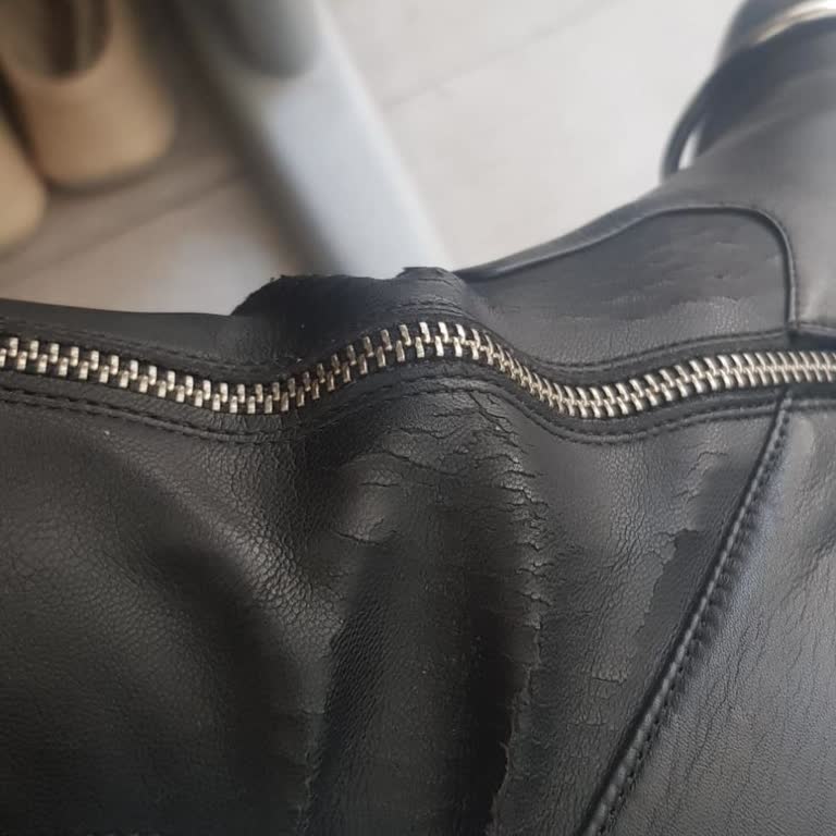 Kaliteli Deri İddiası Olmasına Rağmen Ayakkabılarda Erken Dökülme Sorunu