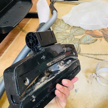 Süpürge Güç Düşüklüğü Ve Kırık Boru İçin Aşırı Ücret Talebi