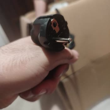 Sürat Kargo'dan Gelen Hamur Yoğurma Makinesinde Parçalar Kırık Ve Fiş Hasarlı
