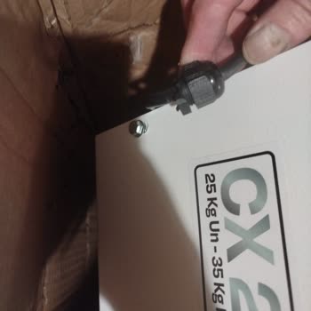 Sürat Kargo'dan Gelen Hamur Yoğurma Makinesinde Parçalar Kırık Ve Fiş Hasarlı