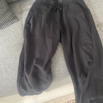 Adidas Eşofmanın Tek Kullanımda Renk Atması Ve Mağaza Çözüm Reddi