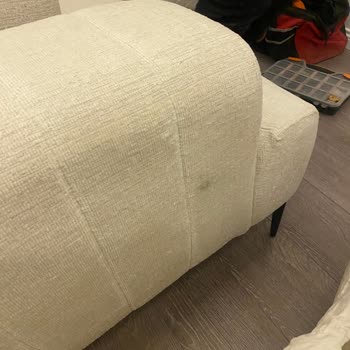 Ağır Hasarlı Köşe Takımı Ve Geciken İade, Showroomda Polis Tehdidi