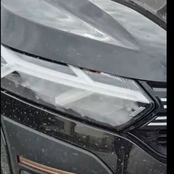 Dacia Sandero Headlight Fogging