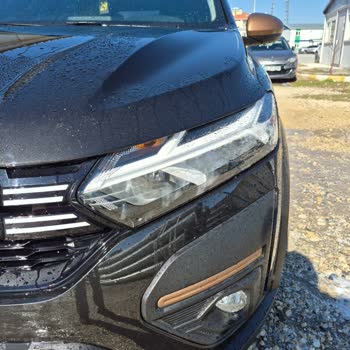 Dacia Sandero Headlight Fogging