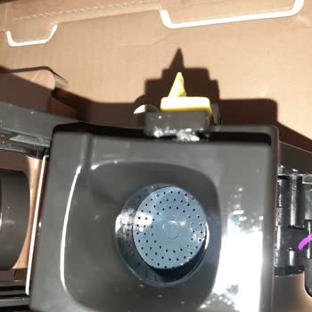 Kullanılmış Ve Kirli Espresso Makinesinin Tekrar Gönderilmesi