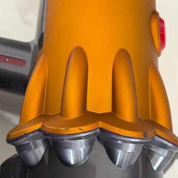 Servis Sonrası Dyson Süpürge Gövdesinde Belirgin Hasar Ve Çözüm Talebi
