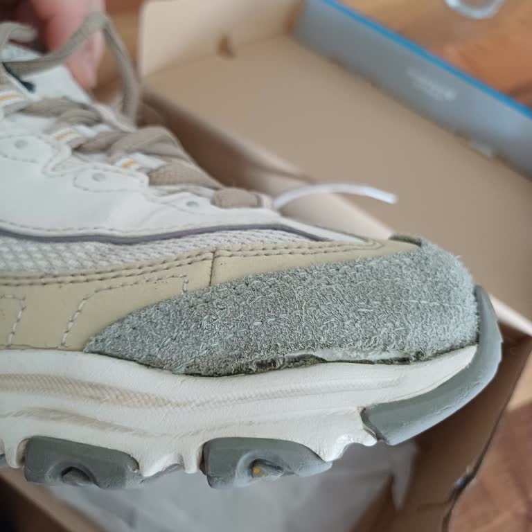 Skechers Ayakkabılarda Dikiş Açılmaları Garanti Kapsamına Alınmadı