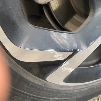 Citroen C5 Aircross Servisinde Triger Kayışı Değişimi Sonrası Çamur Ve Jant Çizikleri