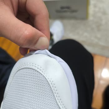 Hayal Kırıklığı Yaratan Kalitesiz Ayakkabı Ve Yanlış Ölçüde Eşofman Altı İçin İade Talebi