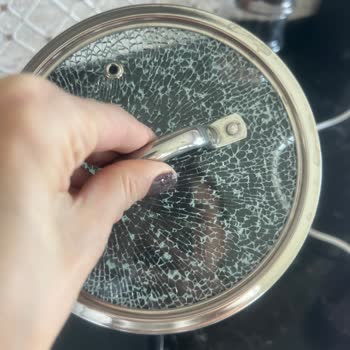 Schafer Tava Kapak Camı Kullanılmadan Çatladı, Garanti Kapsamında Değişim Talebi