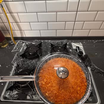 Luxell Cam Ocak Patlaması Ve Ücretsiz Söküm İsteği