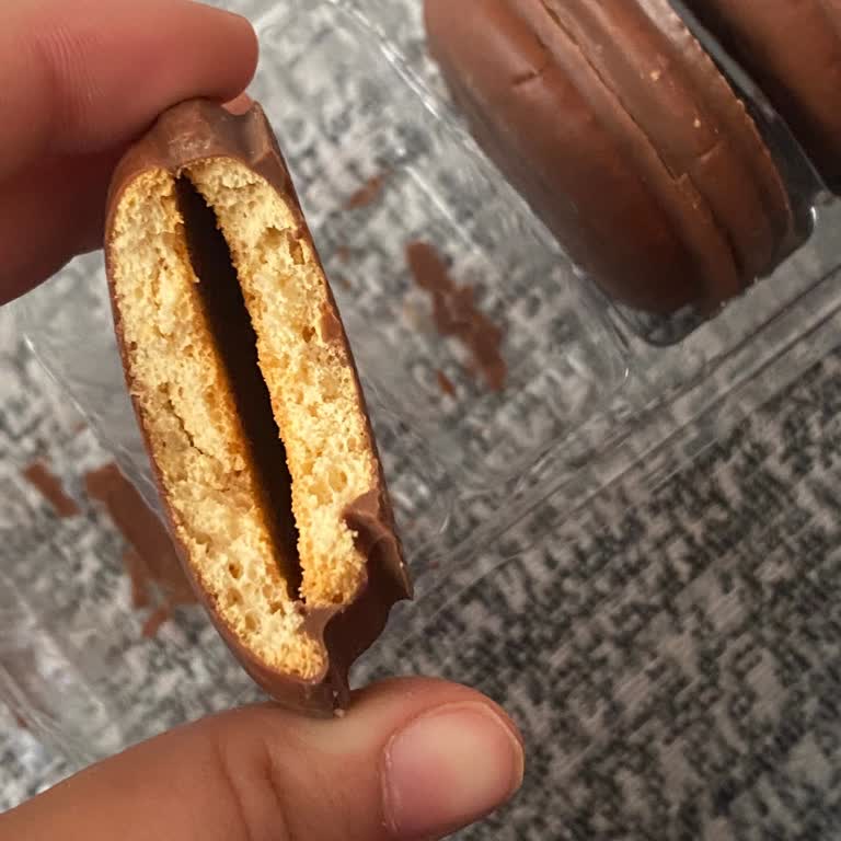 Şölen Luppo Sandviç Kek İçinin Boş Olması