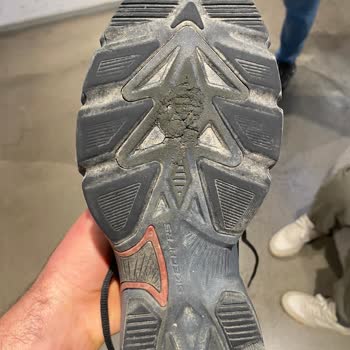 Skechers Ayakkabısının Taban Çürümesi Kullanıcı Hatası Olarak Reddedildi