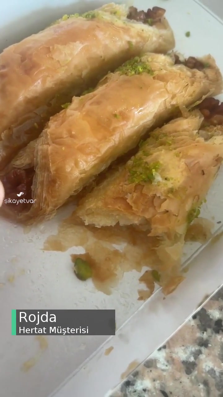 Hertat Baklavadan Kıl Çıktı! videonun kapak resmi