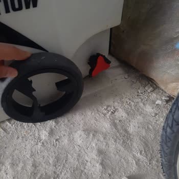Kampa Pro4 Petek Temizleme Makinesinin Kalitesiz Tekerlekleri İçin Ücretsiz Değişim Talebi