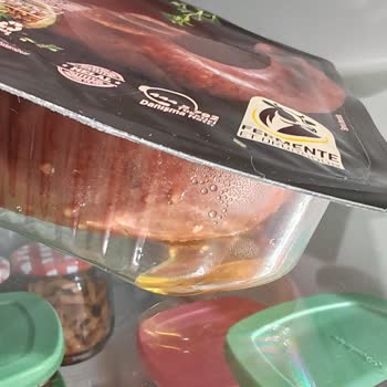 BİM’den Alınan Sucukta Ambalaj Şişmesi Ve Sağlık Endişesi