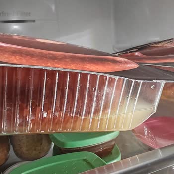 BİM’den Alınan Sucukta Ambalaj Şişmesi Ve Sağlık Endişesi