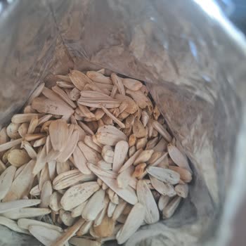 A101'den Satın Alınan Tuzsuz Ay Çekirdeği Kalitesiz Ve Yanmış