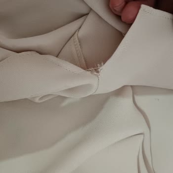 Stok Yok Deyip Defolu Ve Kullanılmış Kıyafet Verildi