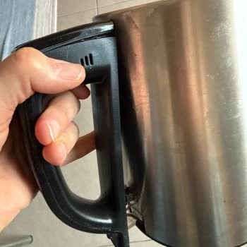 Tefal Çay Makinesinin Sapı Kırıldı, Yedek Parça Yok Ve İndirim Talep Ediliyor