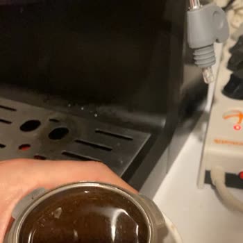 Arızalı Espresso Makinesi İçin Değişim Ve Tamir Yok, Trendyol Ve Satıcı Sorumluluk Almıyor