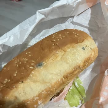 Burger King Şubesinde Küflü Hamburger Ve Geri Ödeme Talebi