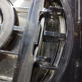 Arnica Solara Tower Süpürgesi Atık Deposu Kapağı Kırıldı, Yetkili Servisten Yanıt Yok