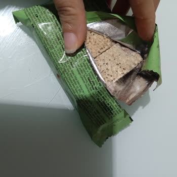 Eti Gofret Ürününün Kötü Kokusu Ve Delik Sorunu: Sağlık Endişesi Ve Açıklama Talebi