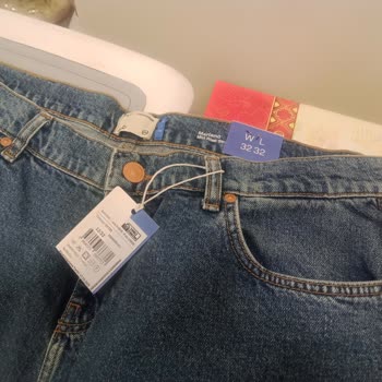 Etikette 32/32 Yazılan Pantolon Çuval Gibi Büyük Çıktı