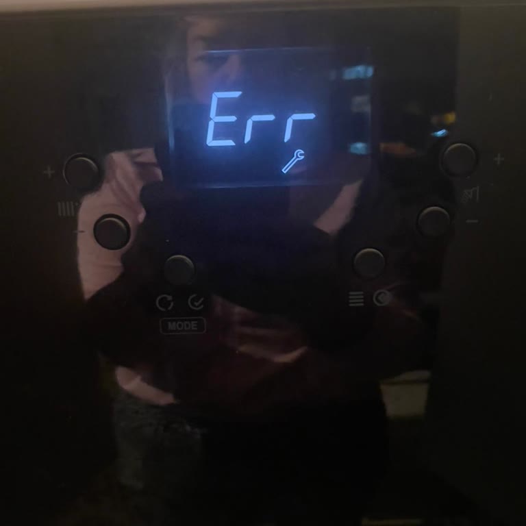 Daikin Kombi Isınma Ve Sıcak Su Yok, Yetkili Servis Çözüm Sağlamıyor