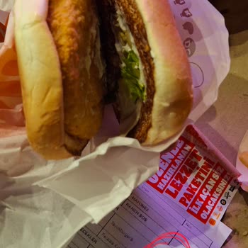 Burger King Ekstra Cheddar Ücreti İadesi Talebi