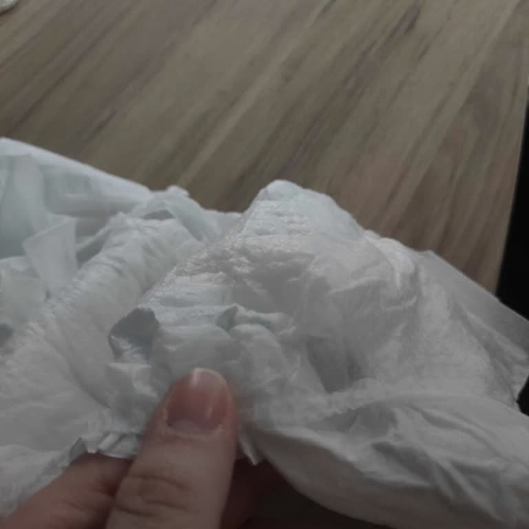 Molfix Bebek Bezinde Üretim Hatası: Yırtık Ve Dolgu Sızıntısı