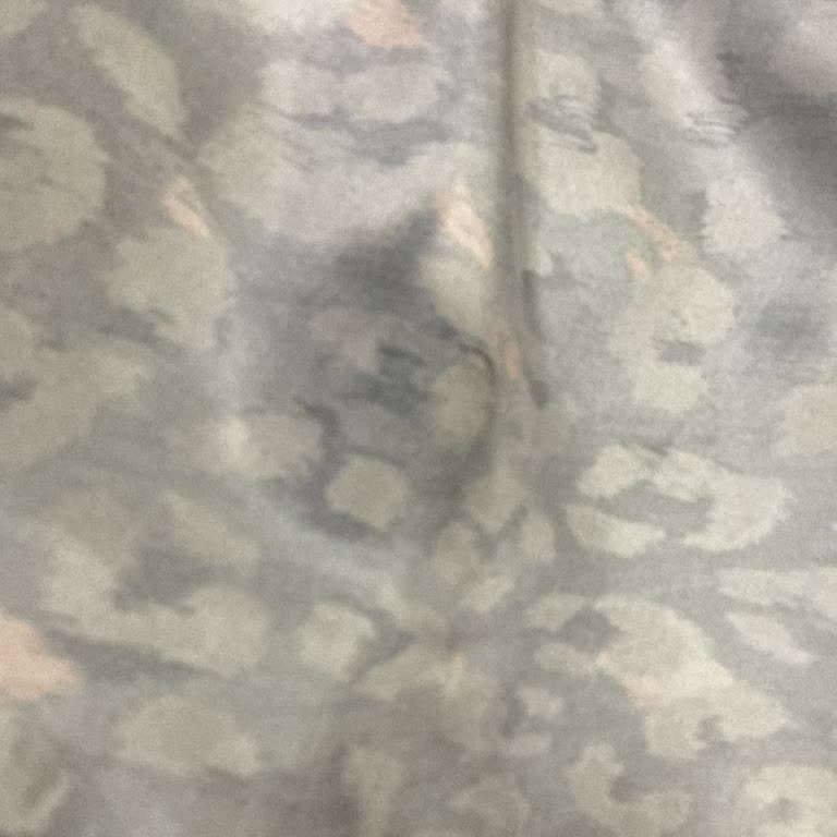 İpek Eşarbın İç Bölgesindeki Lekeler Nedeniyle İade Talebi