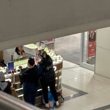 Mad Parfüm Teras Park Mağazasındaki Personelin Saygısız Davranışı