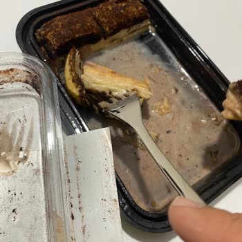 BİM'de Satılan Baklava İçeriği Boş, Ceviz Ve Fıstıksız